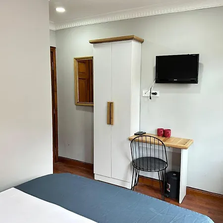 Perahomes Wooden Flat With Small Balcony Apartamento