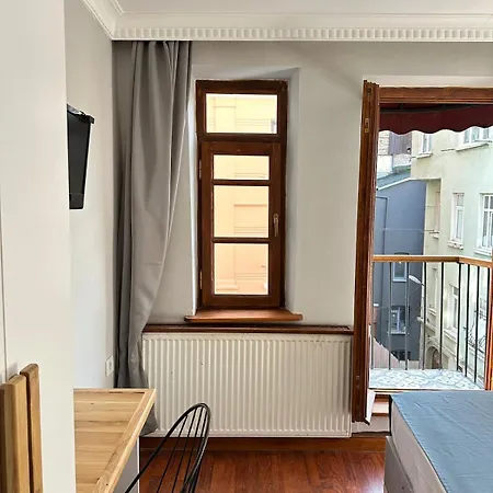 Perahomes Wooden Flat With Small Balcony Apartamento *
